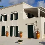 Il Casale オストゥーニ