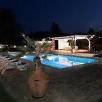 別荘 Il Casale オストゥーニ
